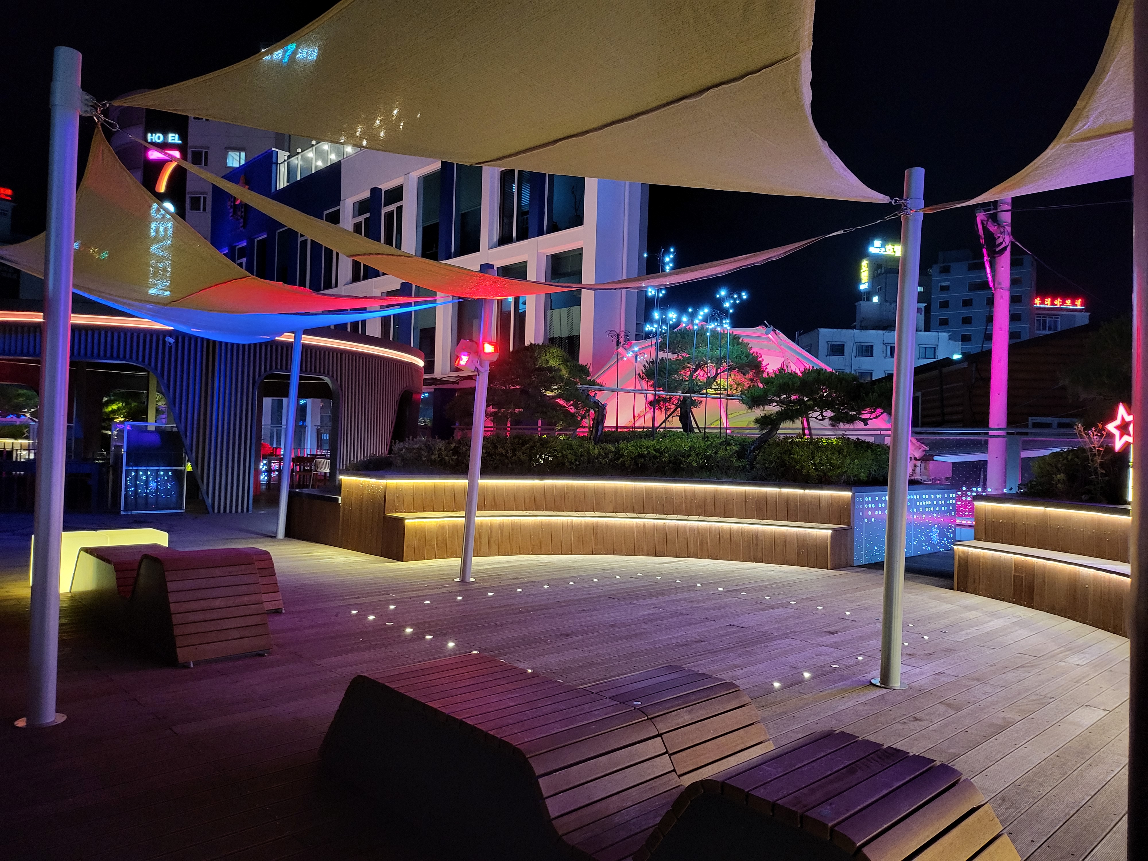 Restaurant Ambiance