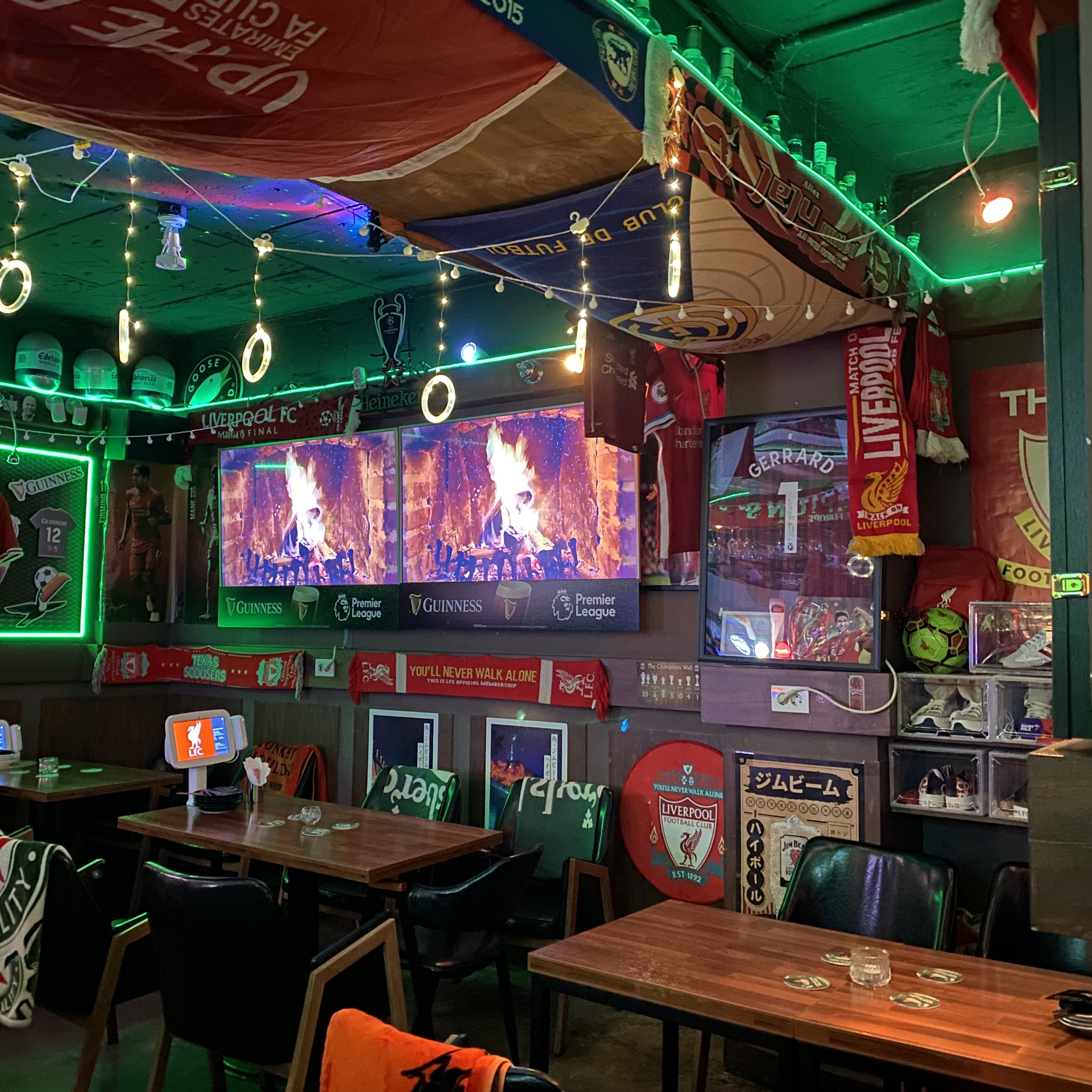 Bulgogi Pizza and Drinks